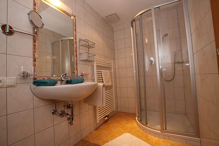 Appartement mit zwei Badezimmern im Apart Pizzeria Rustica im Kaunertal